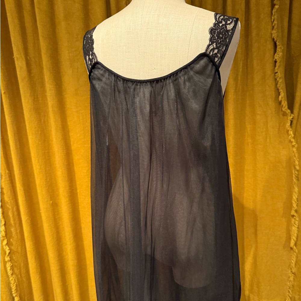Black Negligee - Picture 5 of 9